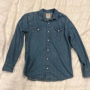 Levi’s long sleeve button down shirt MEDIUM 117508
